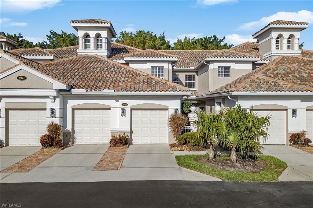 3945 Deer Crossing Ct 203, Naples, FL 34114-30