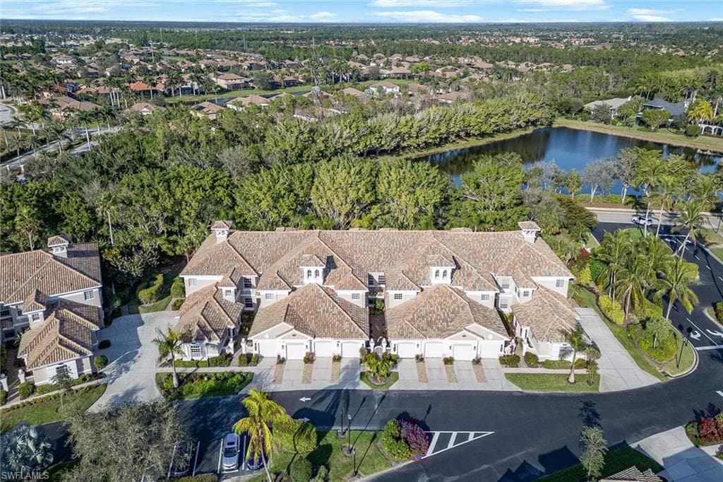 3945 Deer Crossing Ct 203, Naples, FL 34114-34
