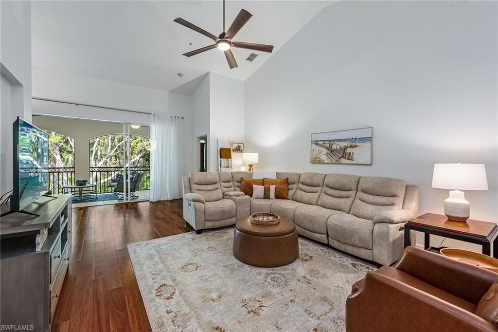 3945 Deer Crossing Ct 203, Naples, FL 34114-5