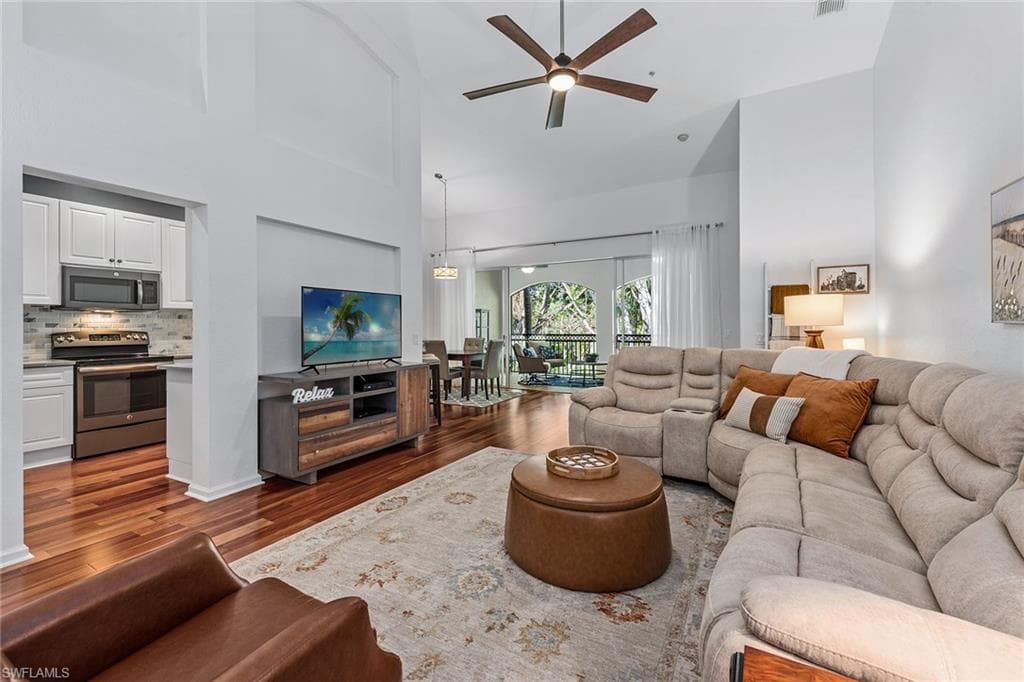 3945 Deer Crossing Ct 203, Naples, FL 34114-6