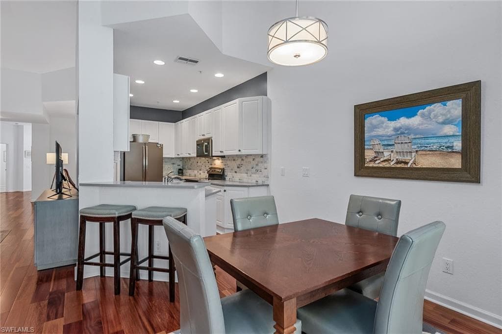 3945 Deer Crossing Ct 203, Naples, FL 34114-7