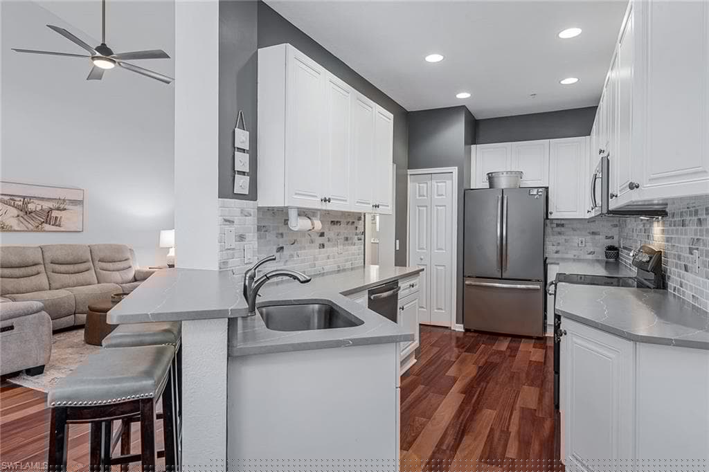 3945 Deer Crossing Ct 203, Naples, FL 34114-8