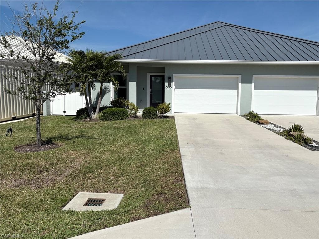 605 107th Ave N, Naples, FL 34108-20