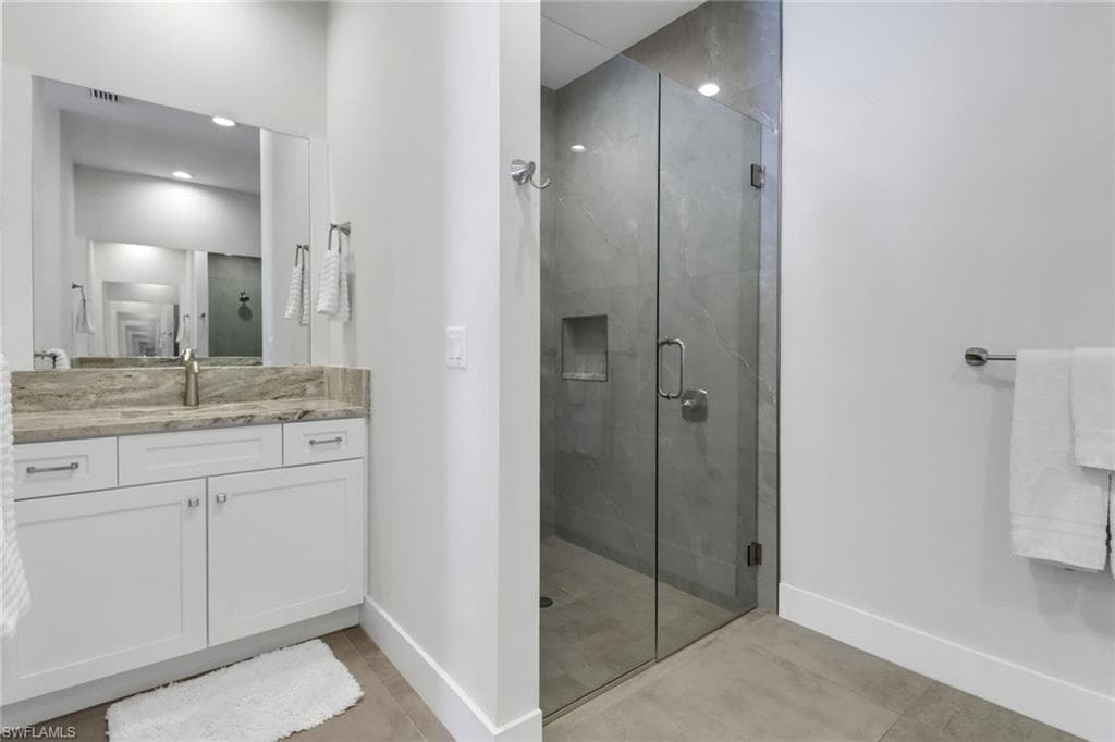 605 107th Ave N, Naples, FL 34108-26