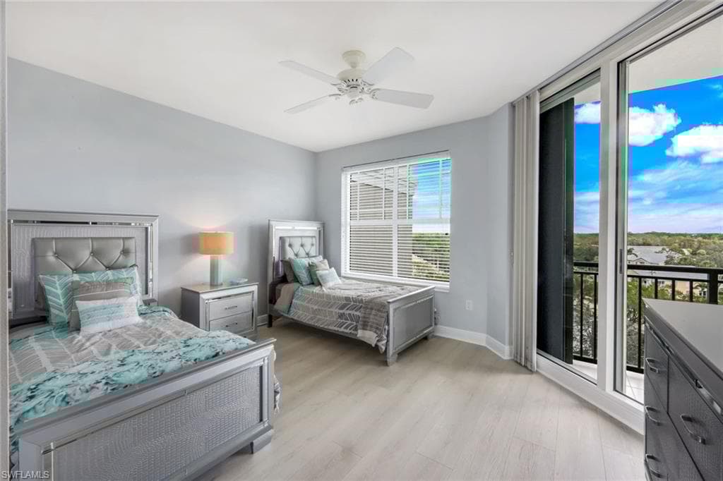 455 Cove Tower Dr 703, Naples, FL 34110-23