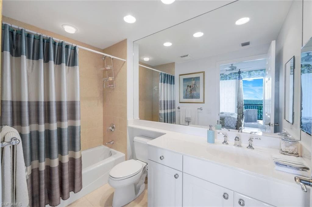 455 Cove Tower Dr 703, Naples, FL 34110-24