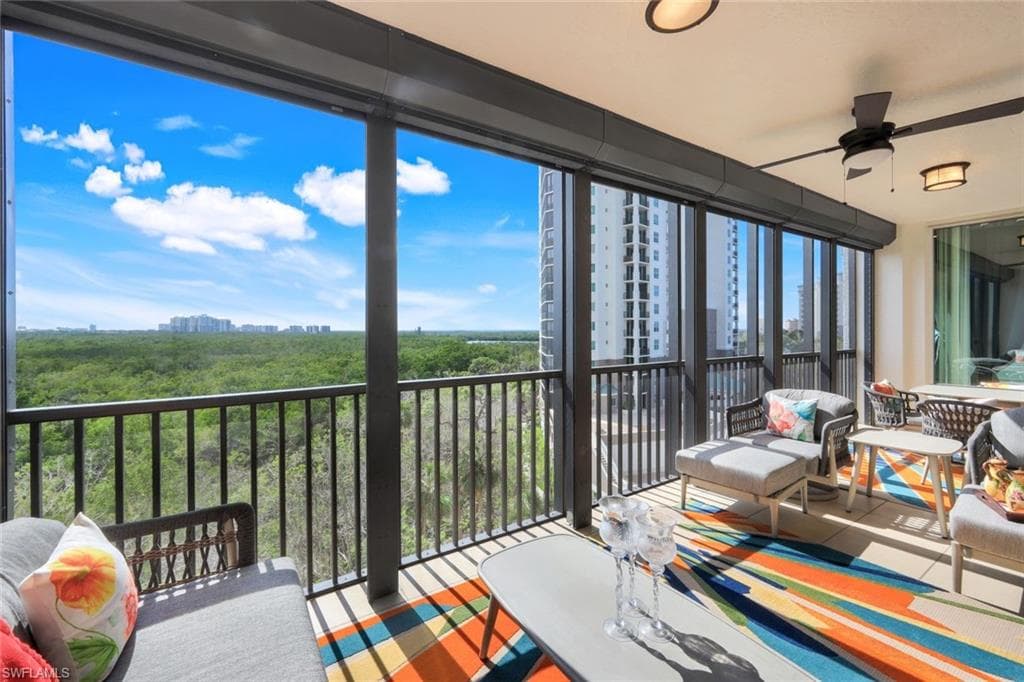 455 Cove Tower Dr 703, Naples, FL 34110-27