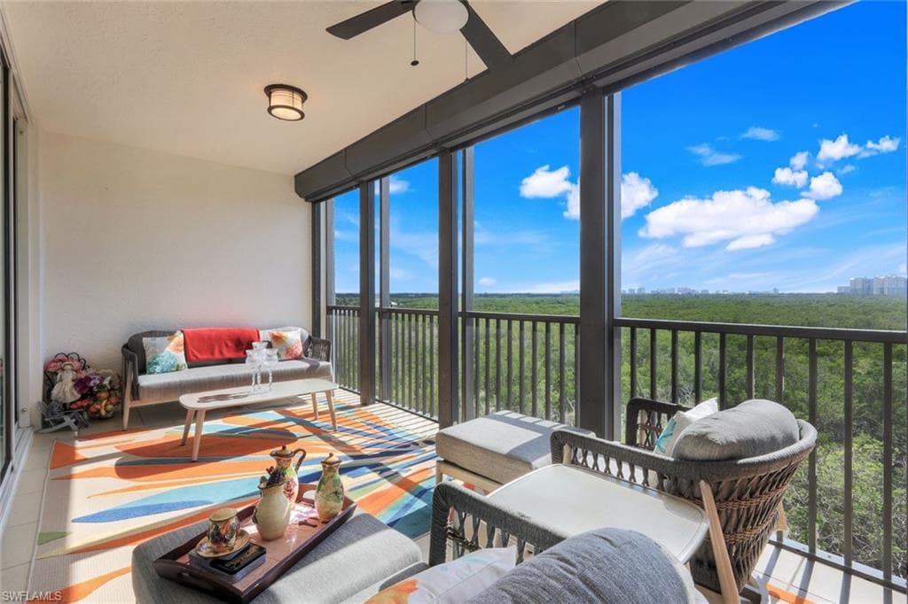 455 Cove Tower Dr 703, Naples, FL 34110-29