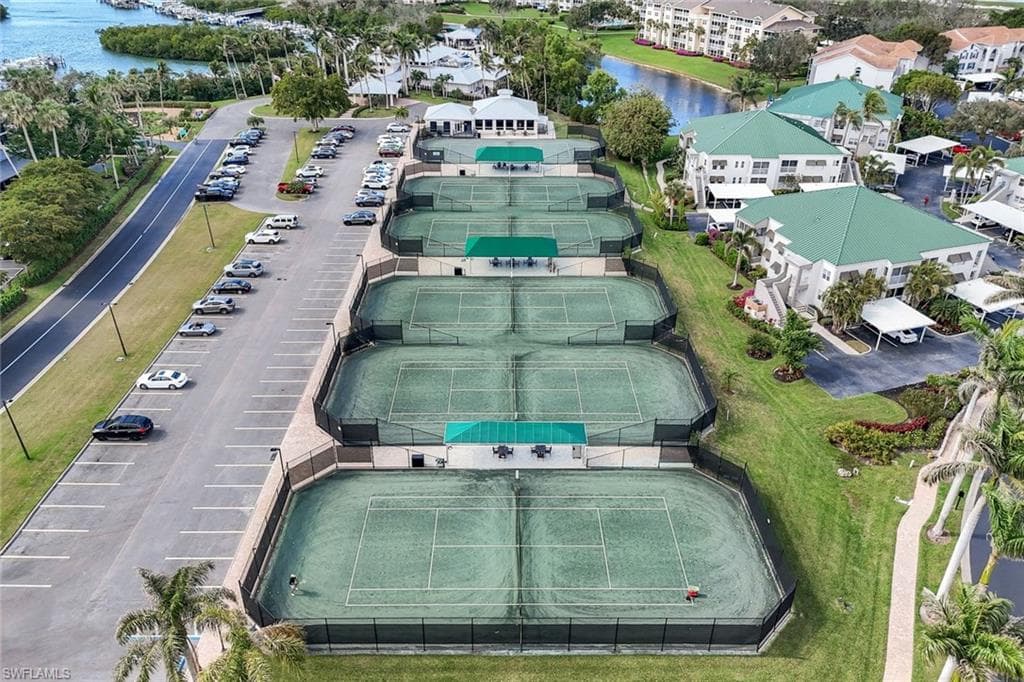 455 Cove Tower Dr 703, Naples, FL 34110-31