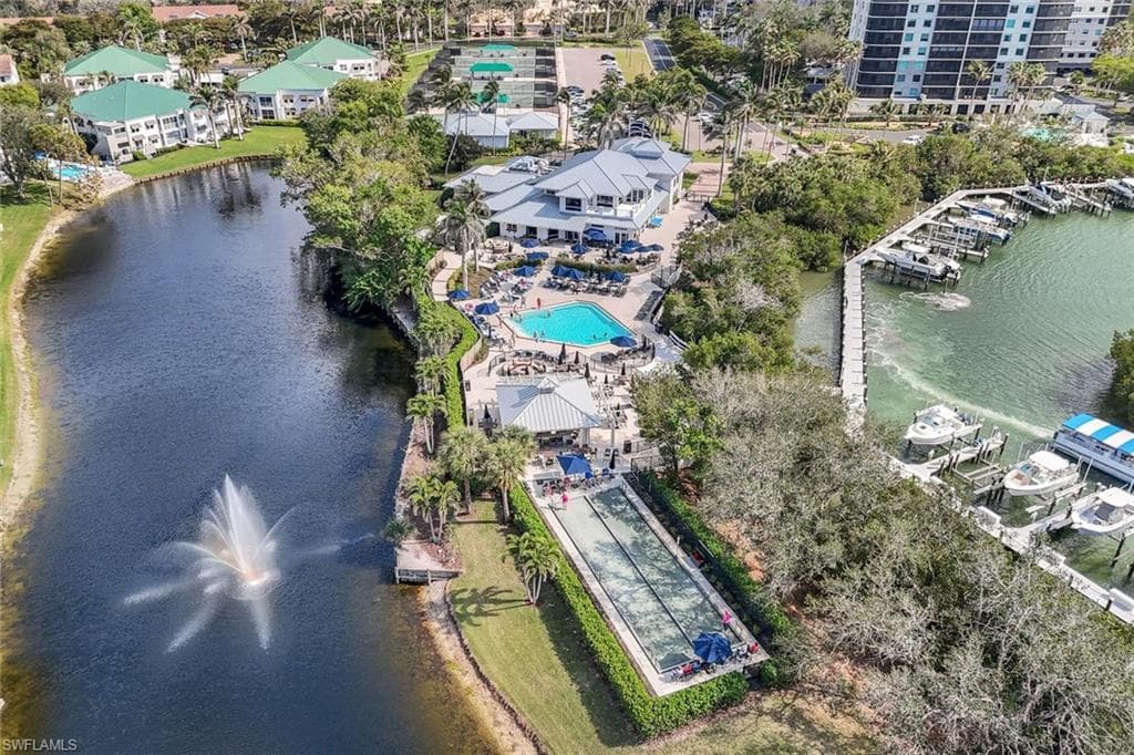 455 Cove Tower Dr 703, Naples, FL 34110-32