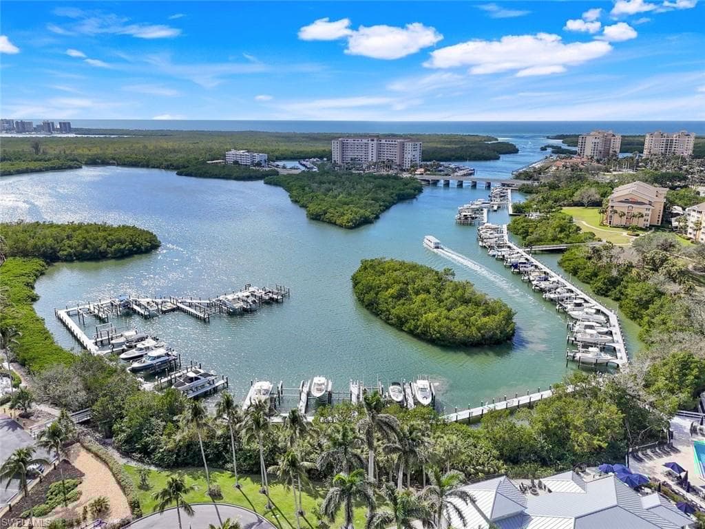 455 Cove Tower Dr 703, Naples, FL 34110-33