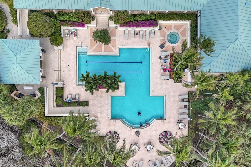 455 Cove Tower Dr 703, Naples, FL 34110-35