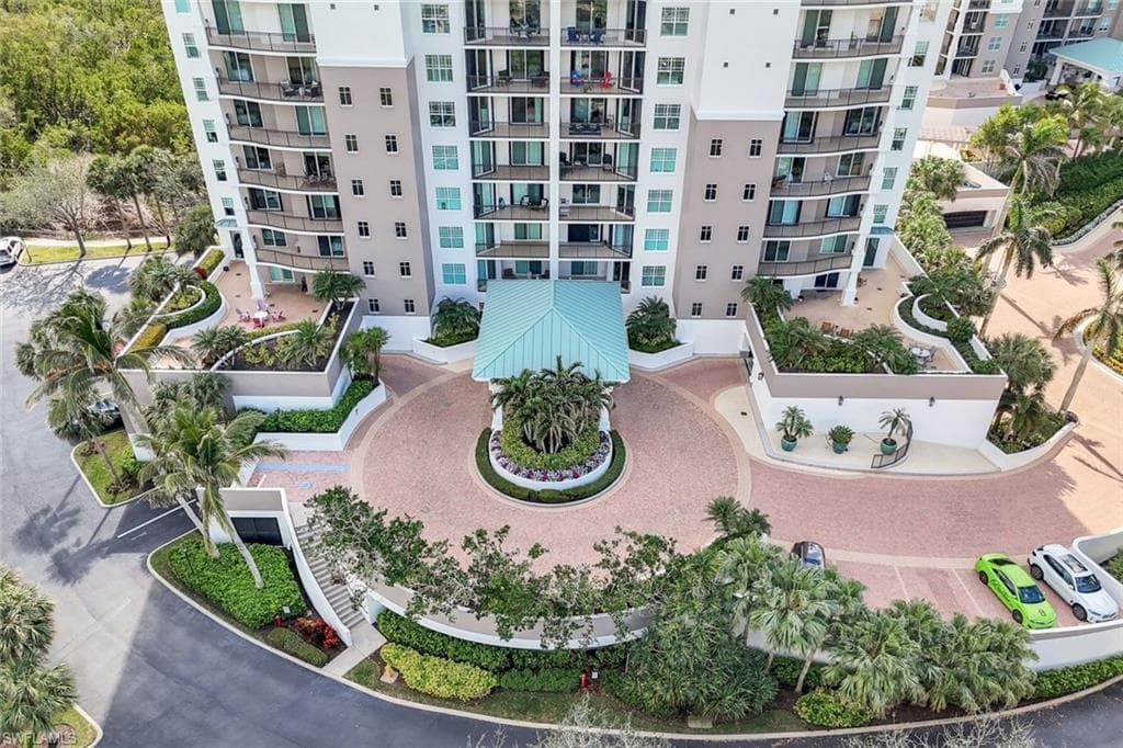 455 Cove Tower Dr 703, Naples, FL 34110-43