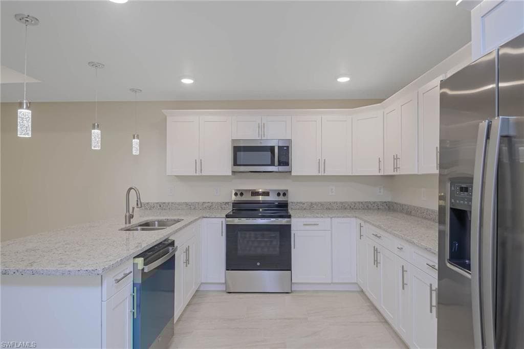 2120 French St, Fort Myers, FL 33916-21