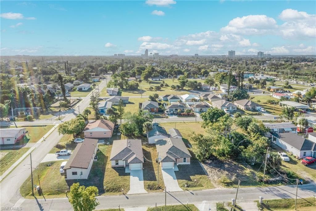 2120 French St, Fort Myers, FL 33916-3
