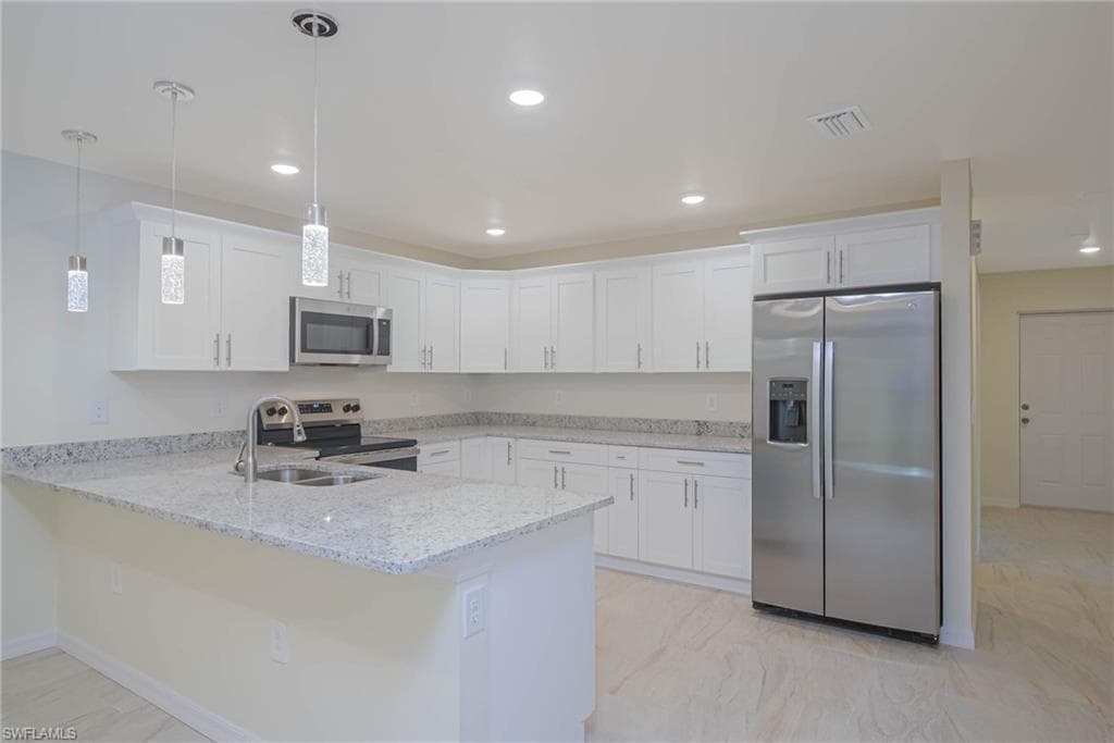 2120 French St, Fort Myers, FL 33916-5