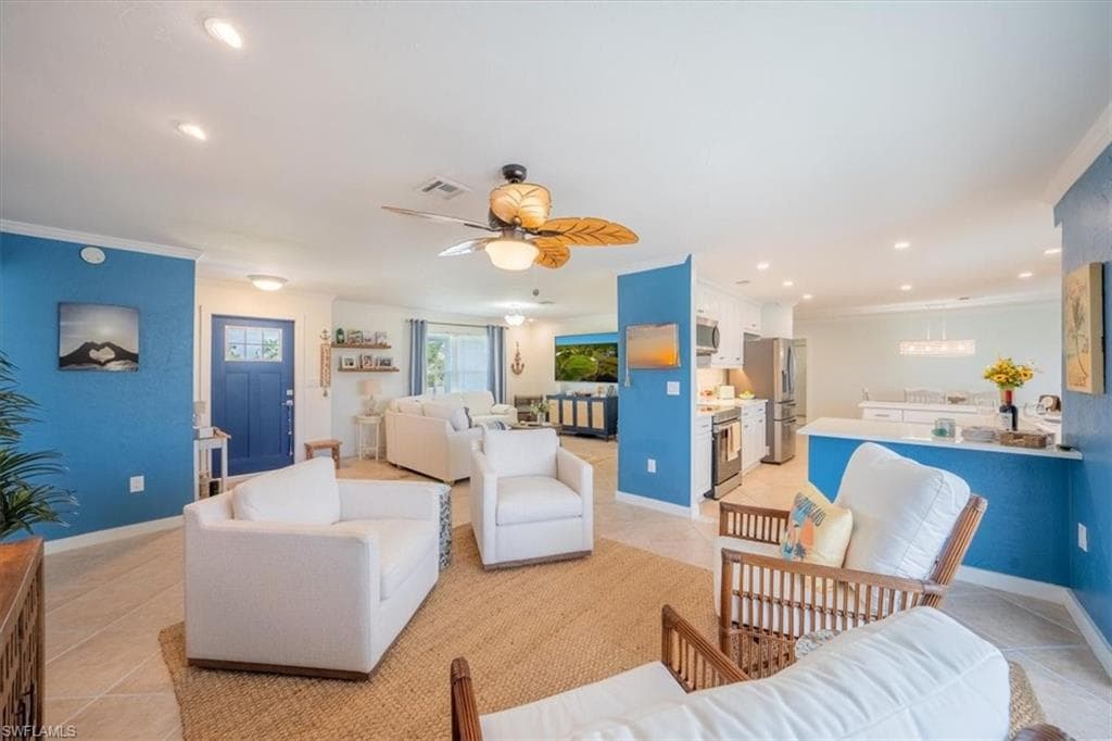 326 Sand Hill St, Marco Island, FL 34145-14
