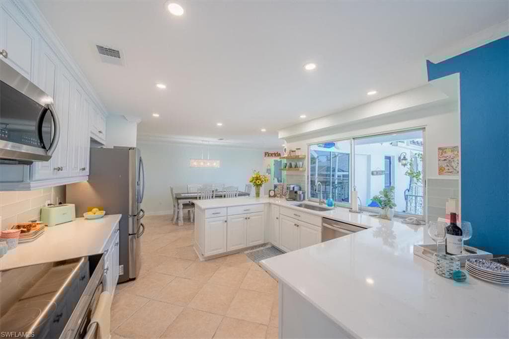 326 Sand Hill St, Marco Island, FL 34145-16