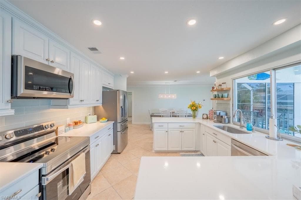 326 Sand Hill St, Marco Island, FL 34145-17