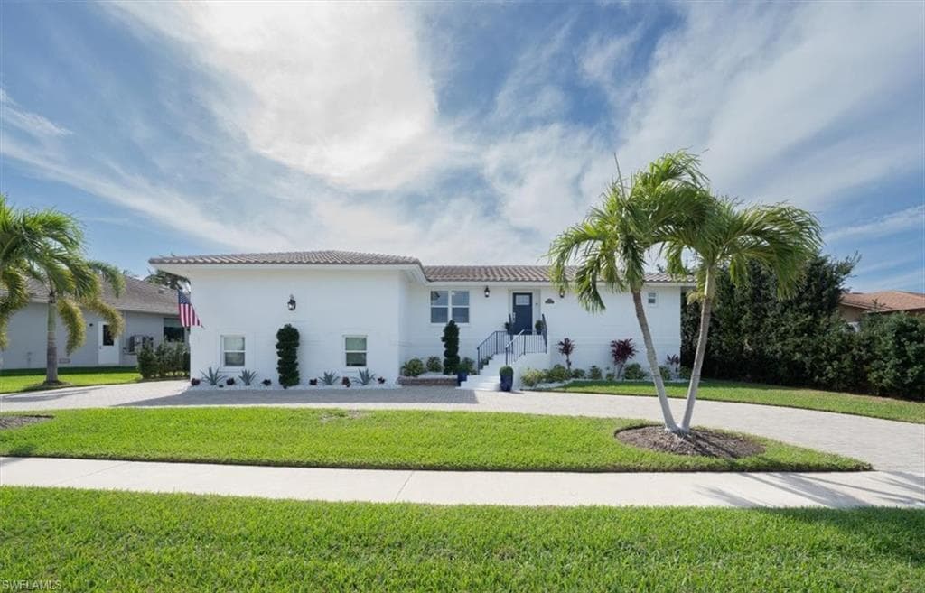 326 Sand Hill St, Marco Island, FL 34145-1