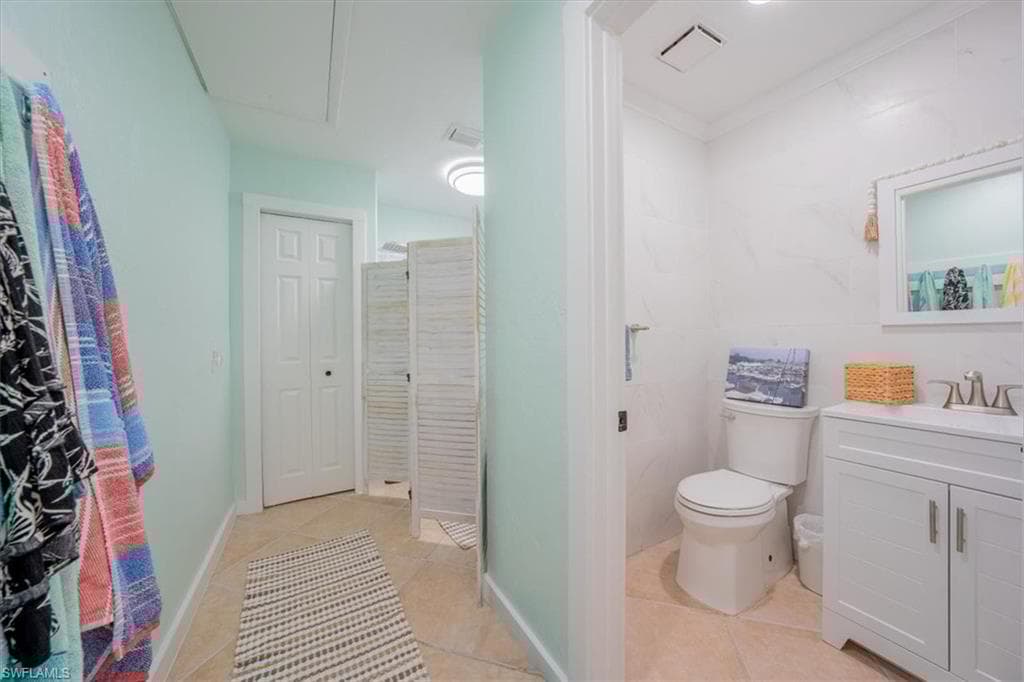 326 Sand Hill St, Marco Island, FL 34145-32