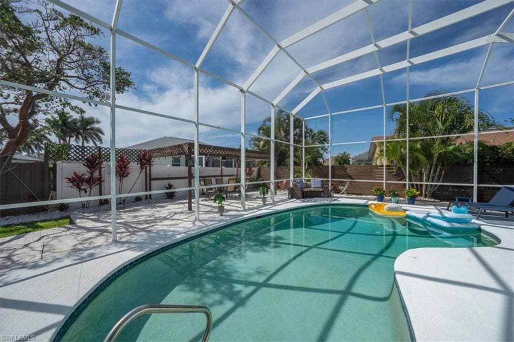 326 Sand Hill St, Marco Island, FL 34145-44