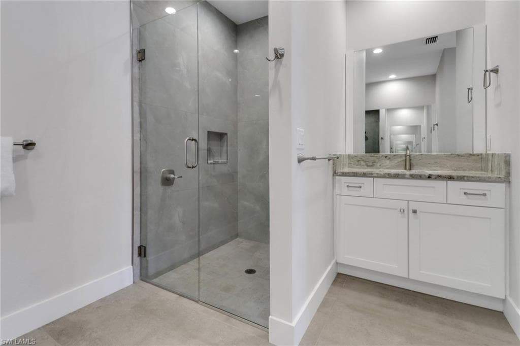 609 107th Ave N, Naples, FL 34108-18