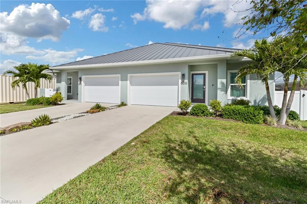 609 107th Ave N, Naples, FL 34108-3