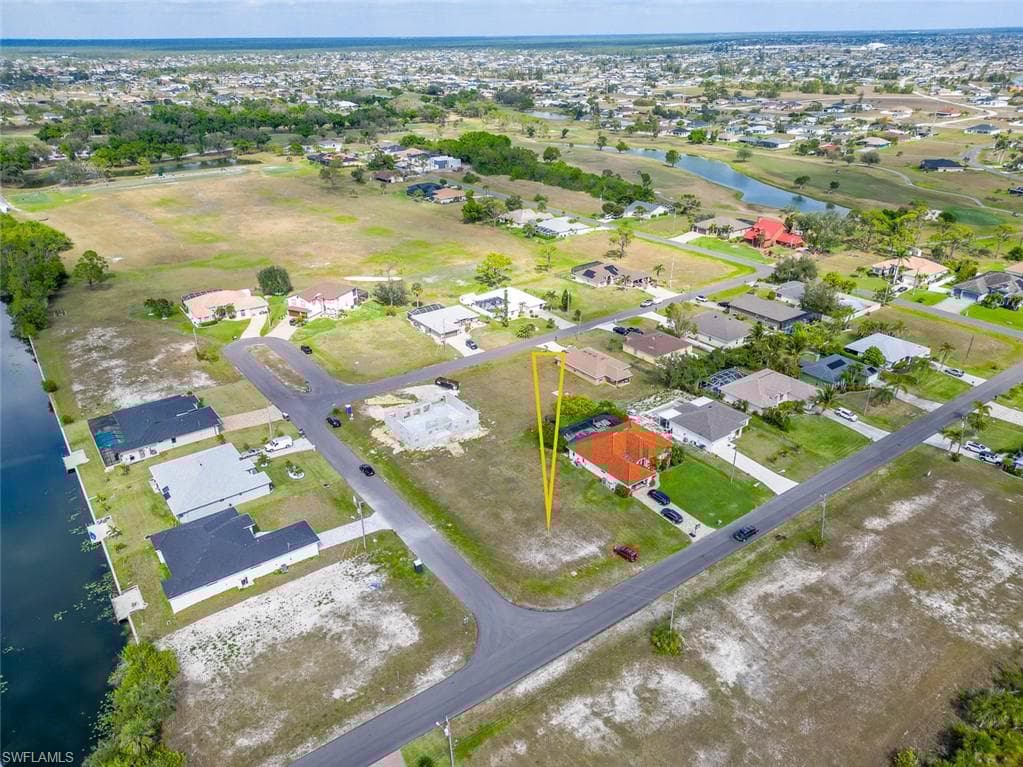 2625 14th Ter, Cape Coral, FL 33993-1