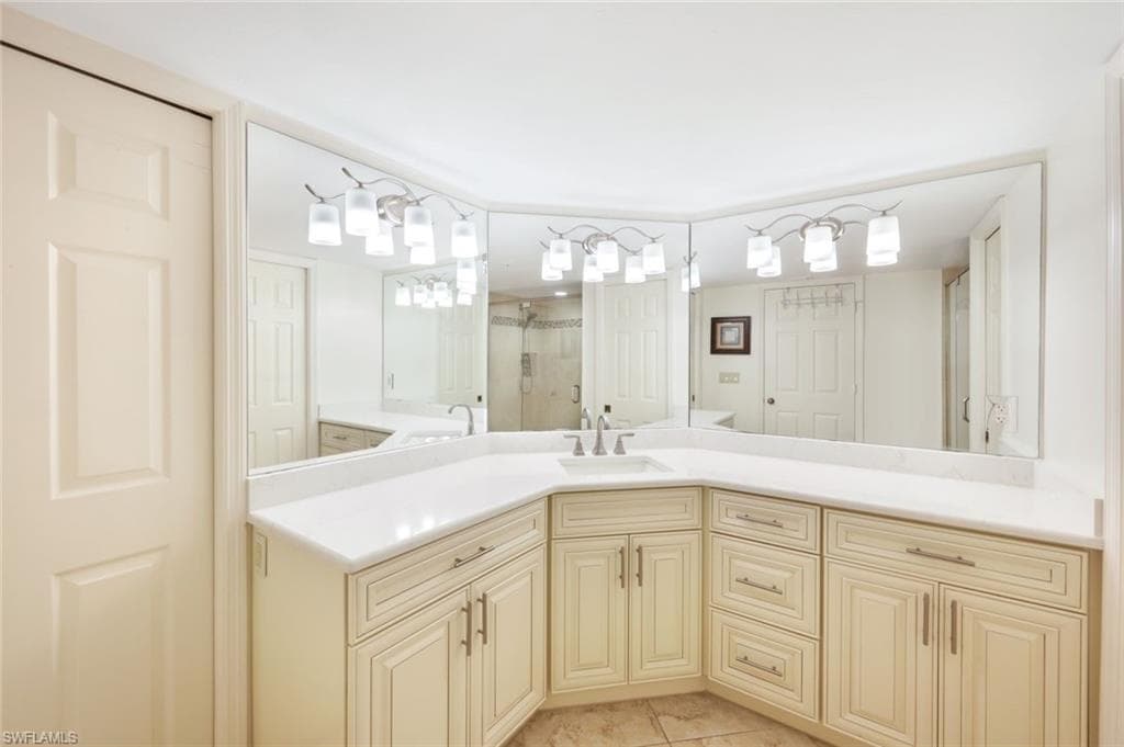 26890 Wedgewood Dr 404, Bonita Springs, FL 34134-26