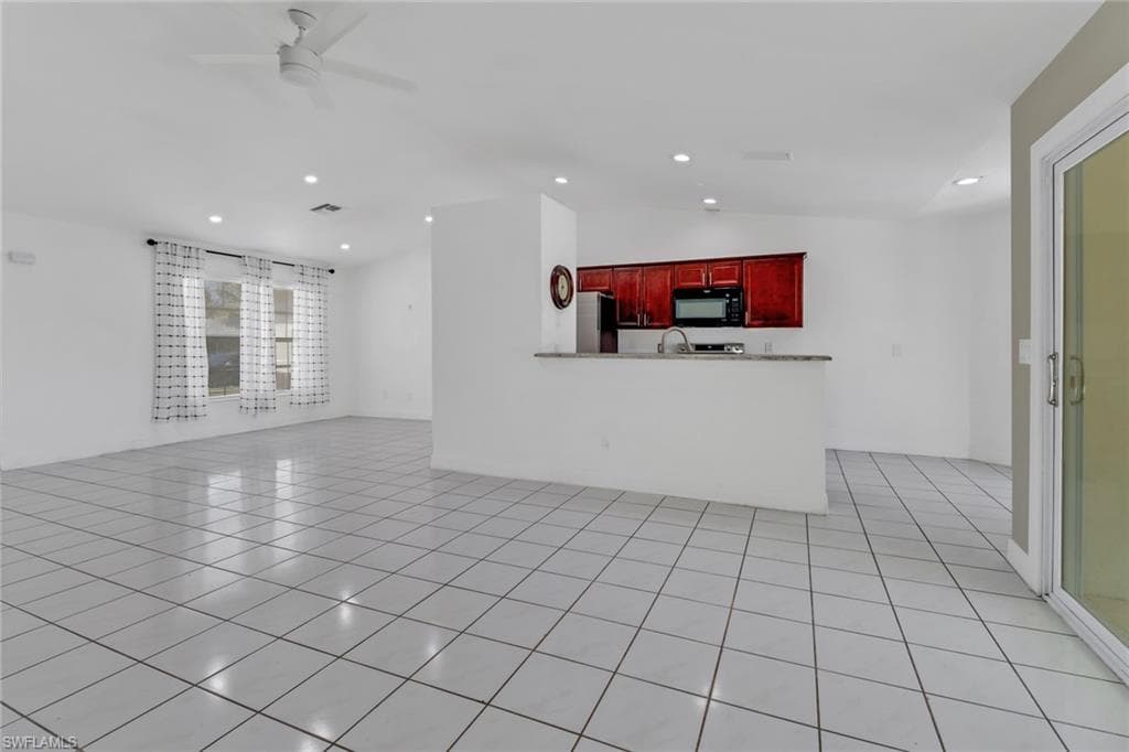 2540 47th Ter SW, Naples, FL 34116-11