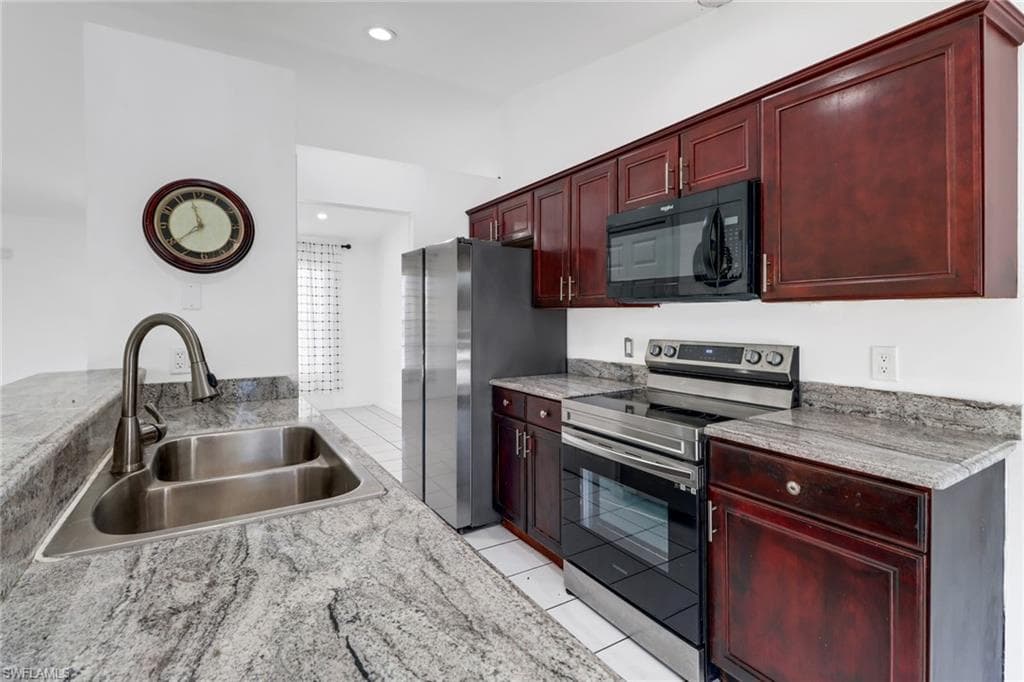 2540 47th Ter SW, Naples, FL 34116-12