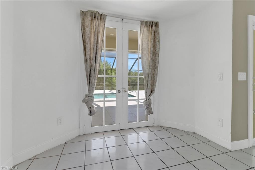2540 47th Ter SW, Naples, FL 34116-14