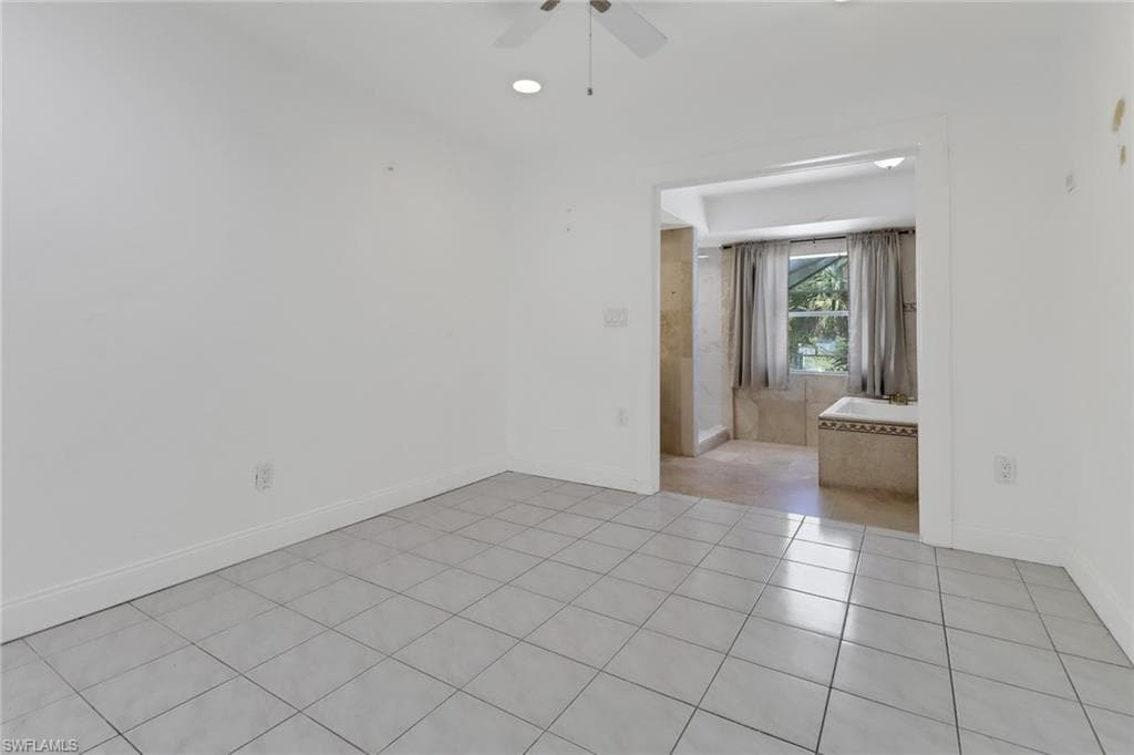 2540 47th Ter SW, Naples, FL 34116-15