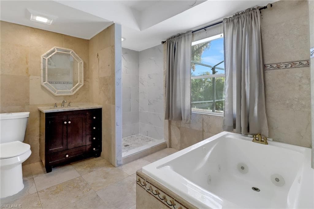 2540 47th Ter SW, Naples, FL 34116-16