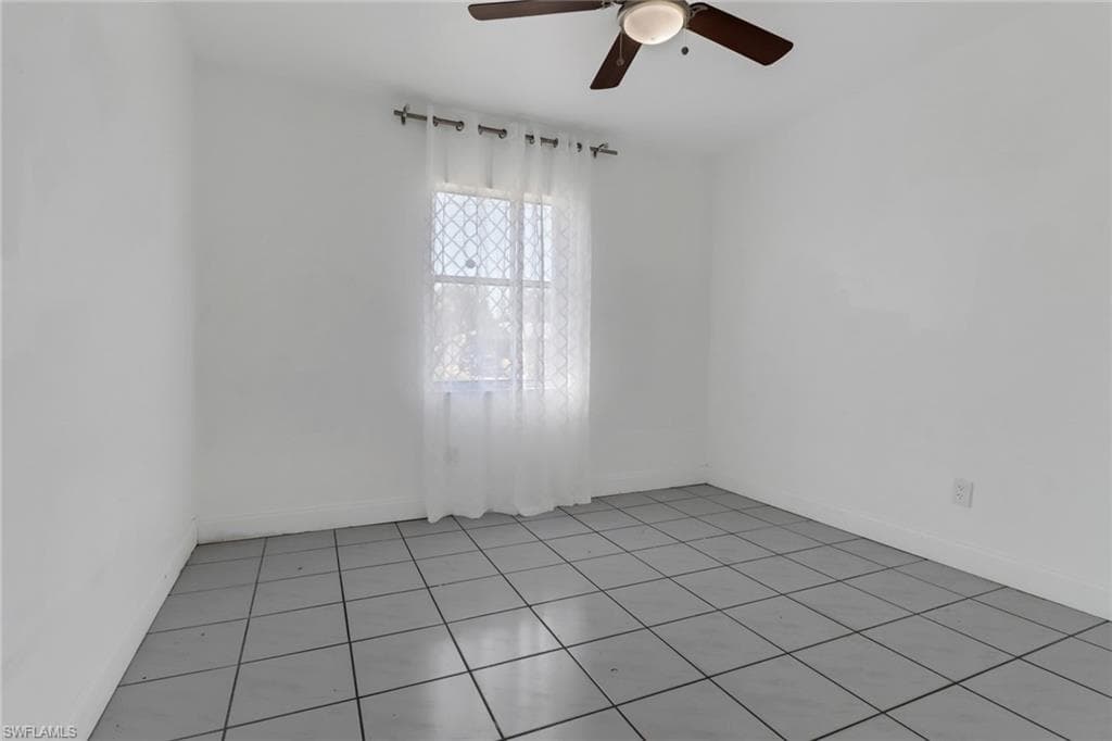 2540 47th Ter SW, Naples, FL 34116-21