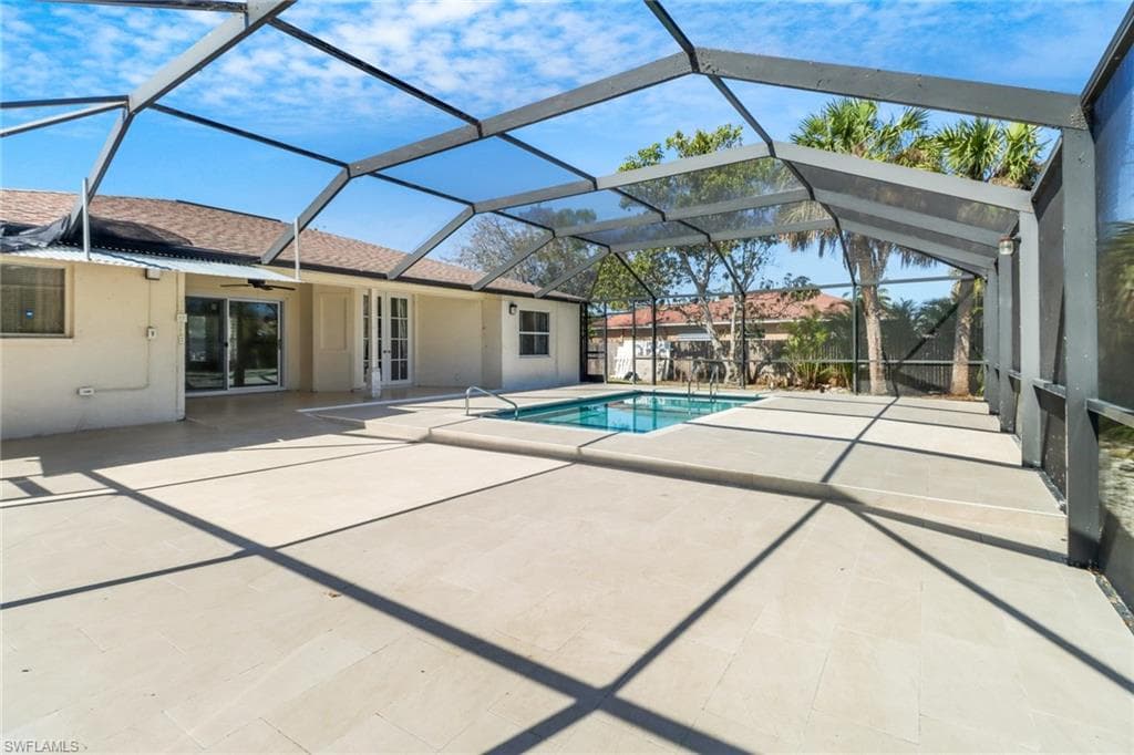 2540 47th Ter SW, Naples, FL 34116-26