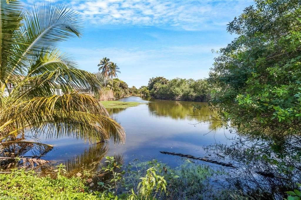 2540 47th Ter SW, Naples, FL 34116-4