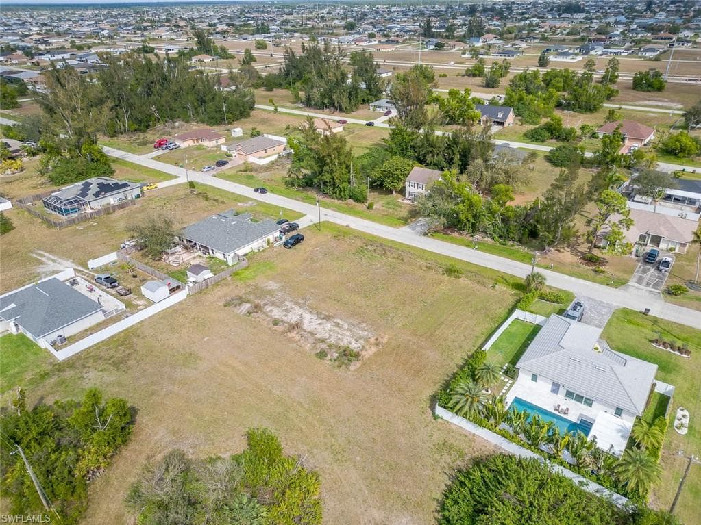 1626 1st Pl, Cape Coral, FL 33993-3