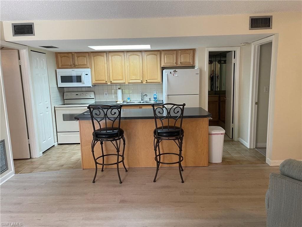 248 Palm Dr 5, Naples, FL 34112-9