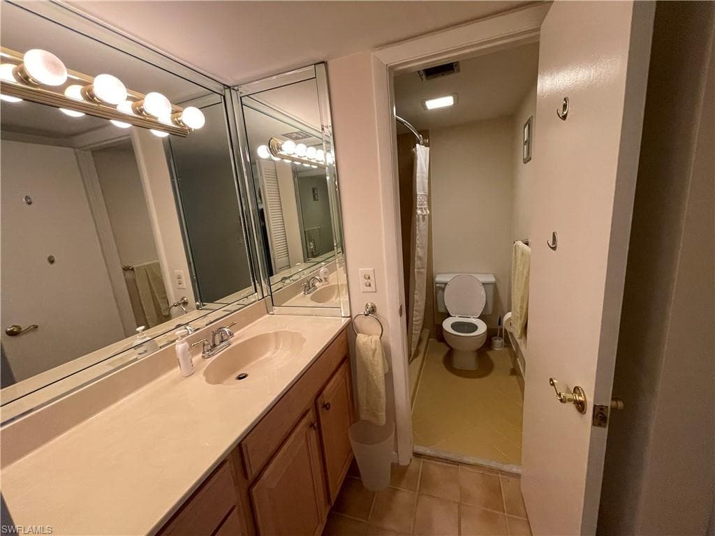 248 Palm Dr 5, Naples, FL 34112-13
