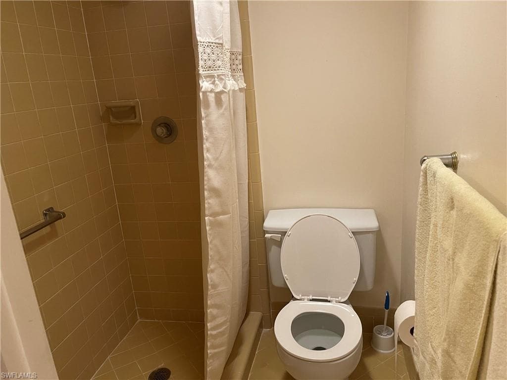 248 Palm Dr 5, Naples, FL 34112-14