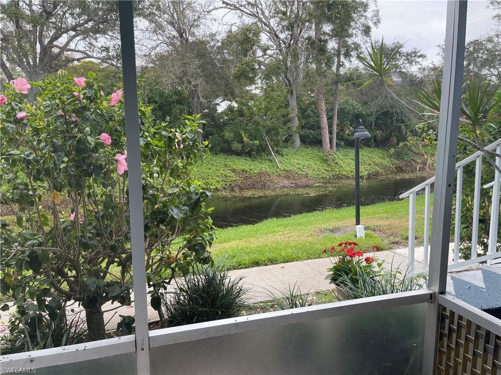 248 Palm Dr 5, Naples, FL 34112-16