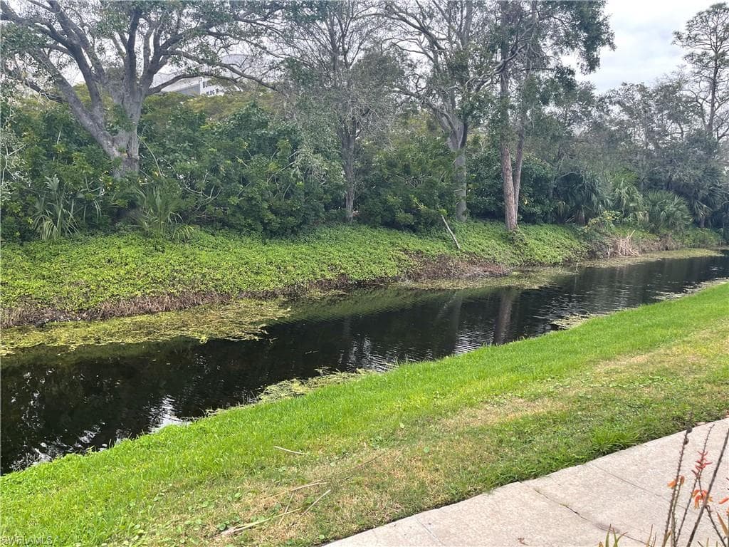 248 Palm Dr 5, Naples, FL 34112-4