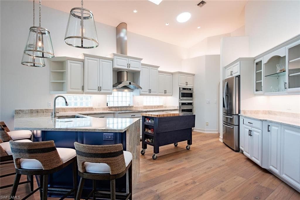 3296 Lookout Ln, Naples, FL 34112-4