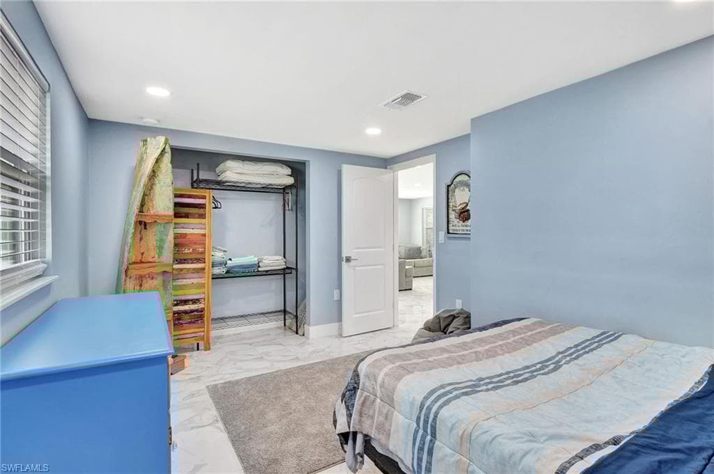 1009 Ridge St, Naples, FL 34103-25