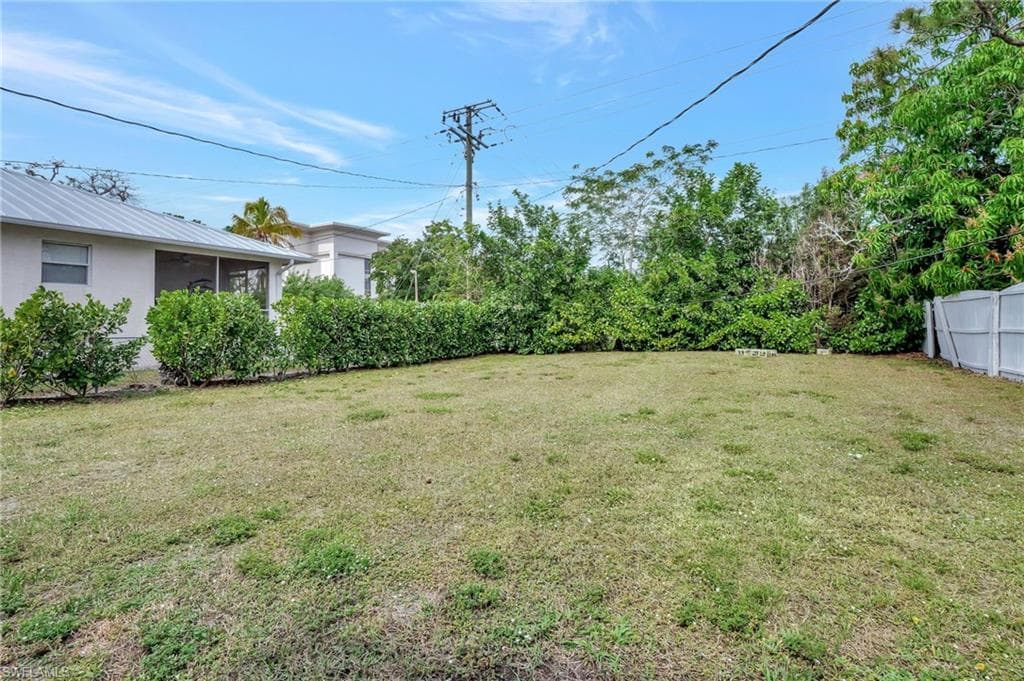 1009 Ridge St, Naples, FL 34103-28