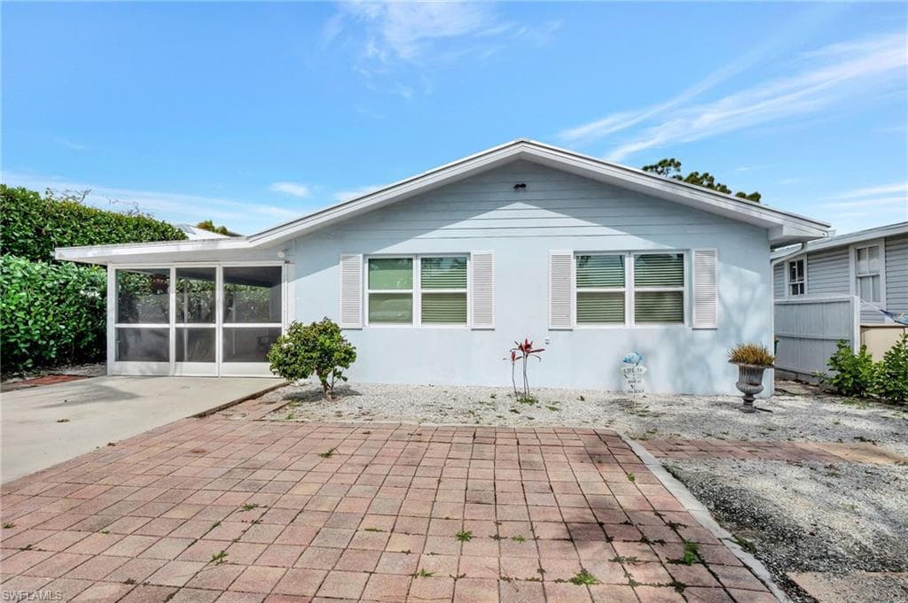 1009 Ridge St, Naples, FL 34103-3