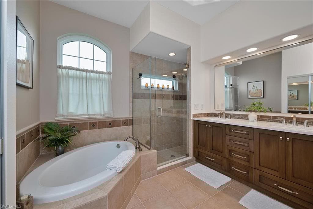 8106 Tauren Ct, Naples, FL 34119-10