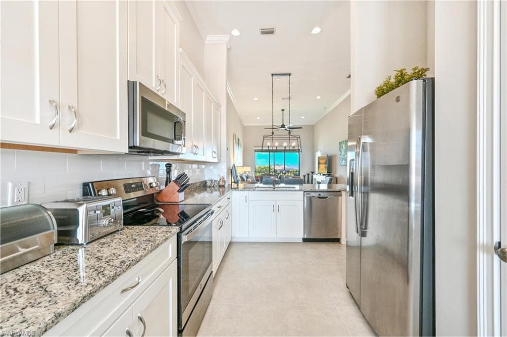 9389 Pocida Ct 202, Naples, FL 34119-10